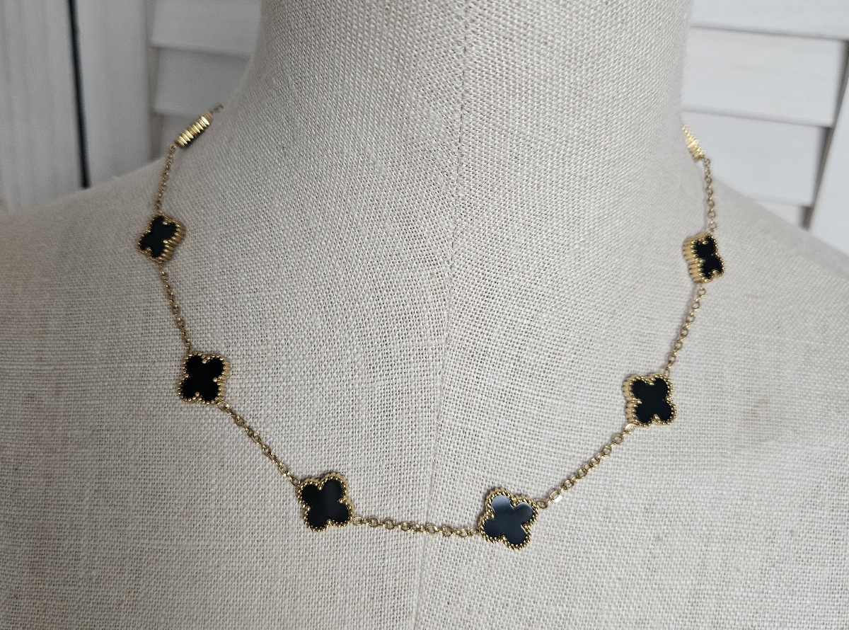 Collier Trèfles Dorés Noir – Image 2