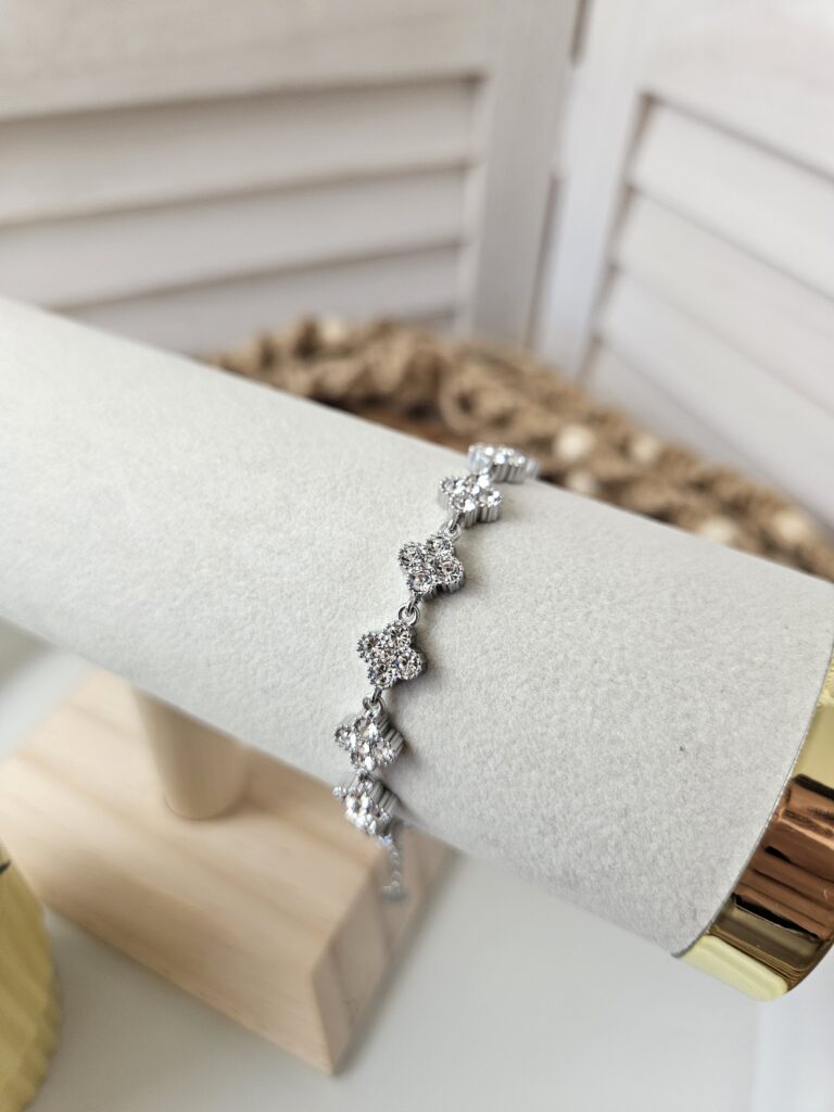 Bracelet fleurs scintillantes argenté et cristal