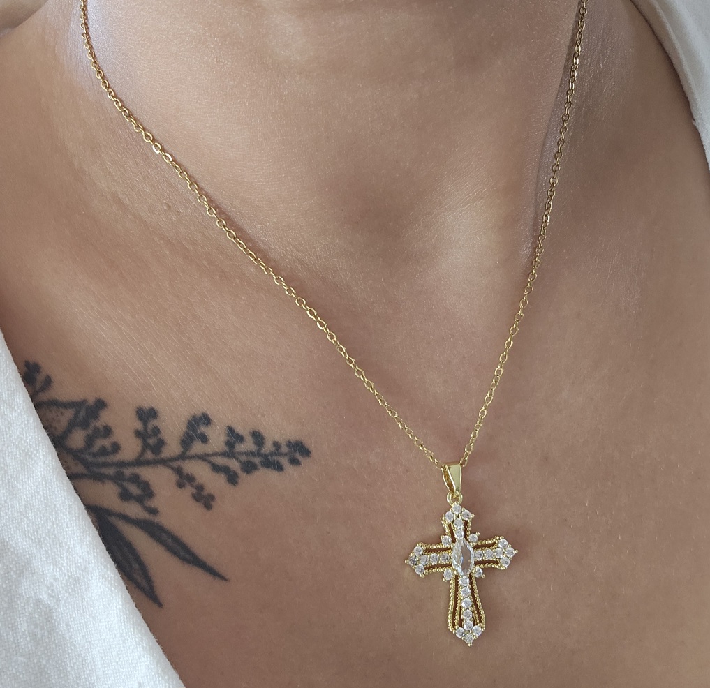 Collier croix Victoire - acier inoxydable