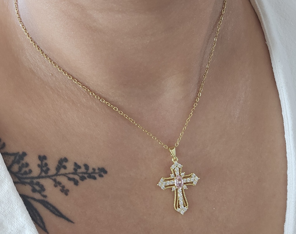 Collier croix Rosalie - acier inoxydable